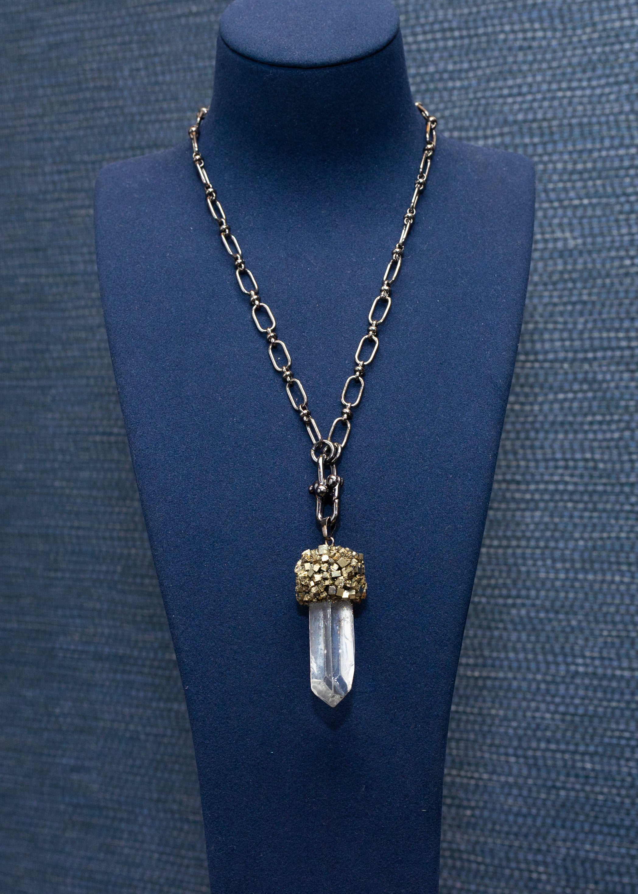 Quartz Point Pendant Chain Necklace