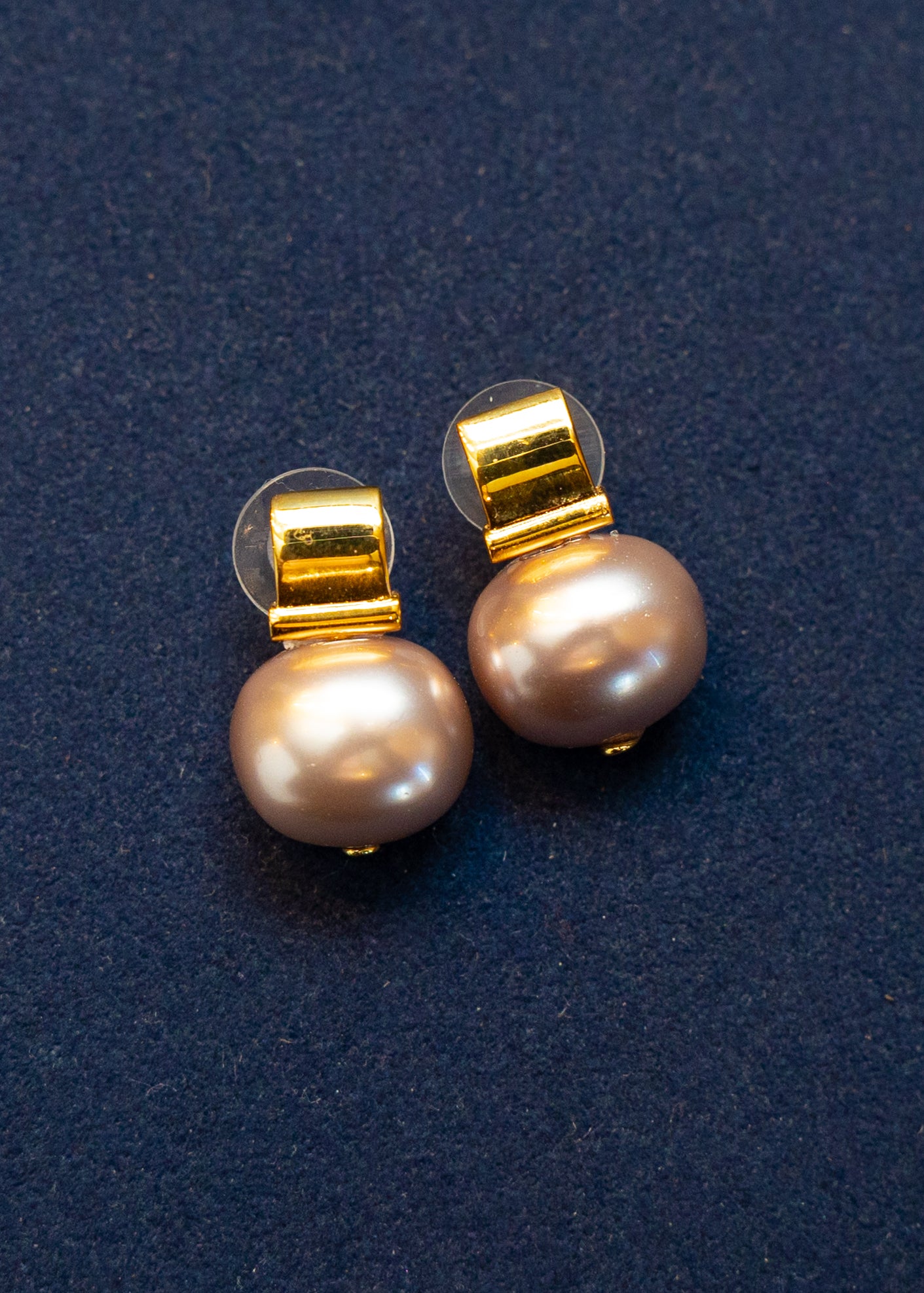 Classic Ivory Pearl Studs