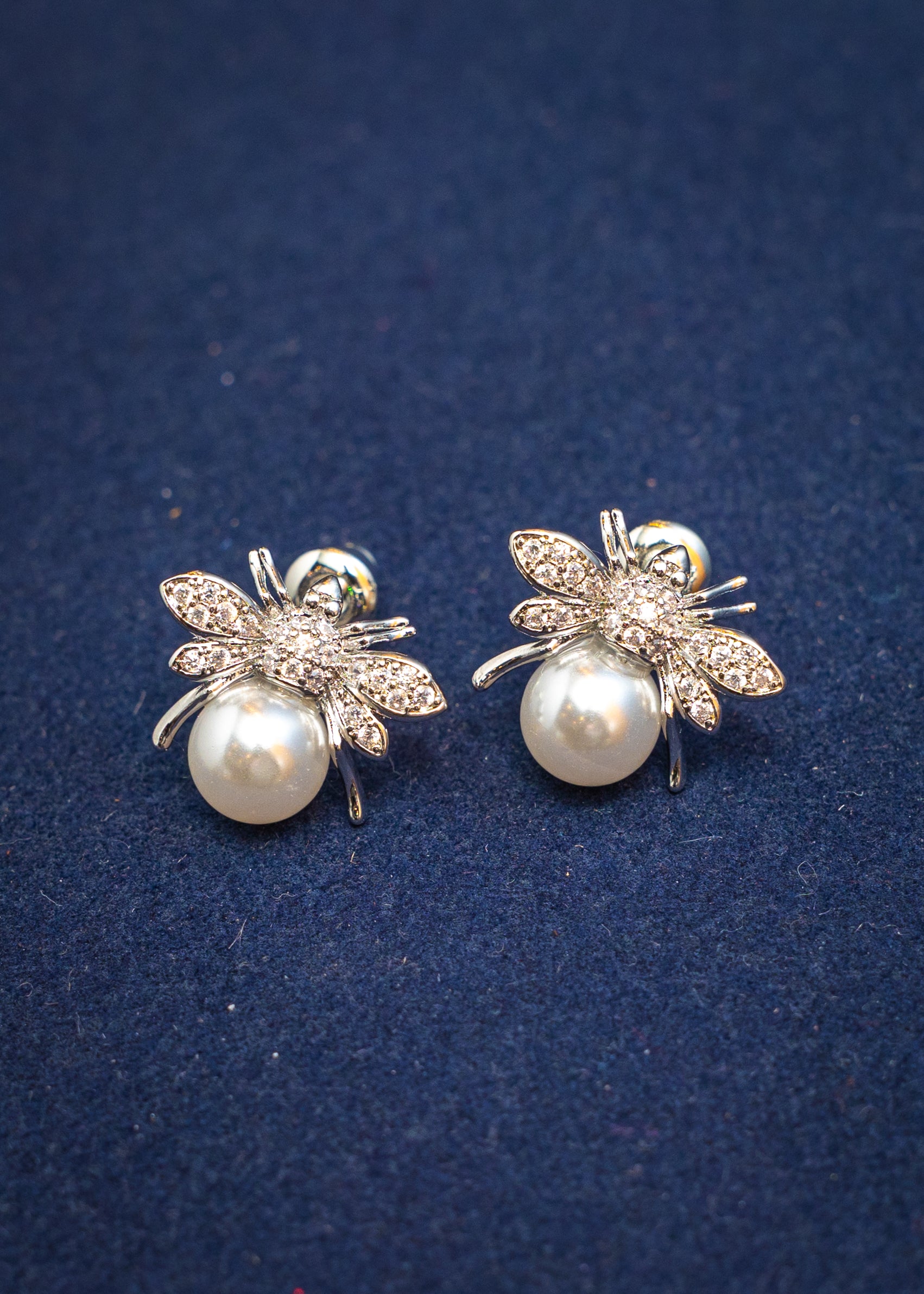 Small Sparkling Pearl Bee Stud Earrings