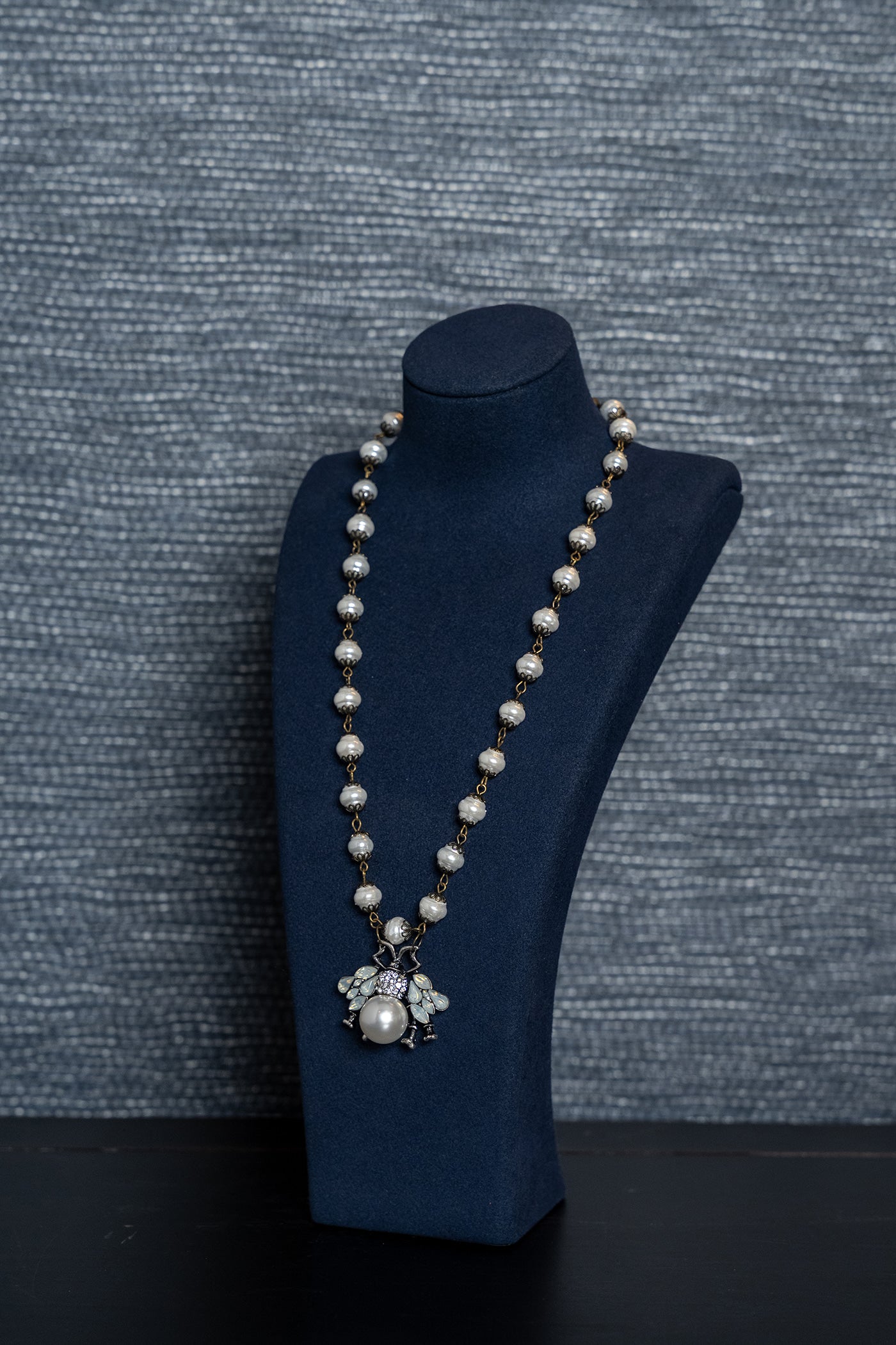 Garden Bee Pearl Necklace