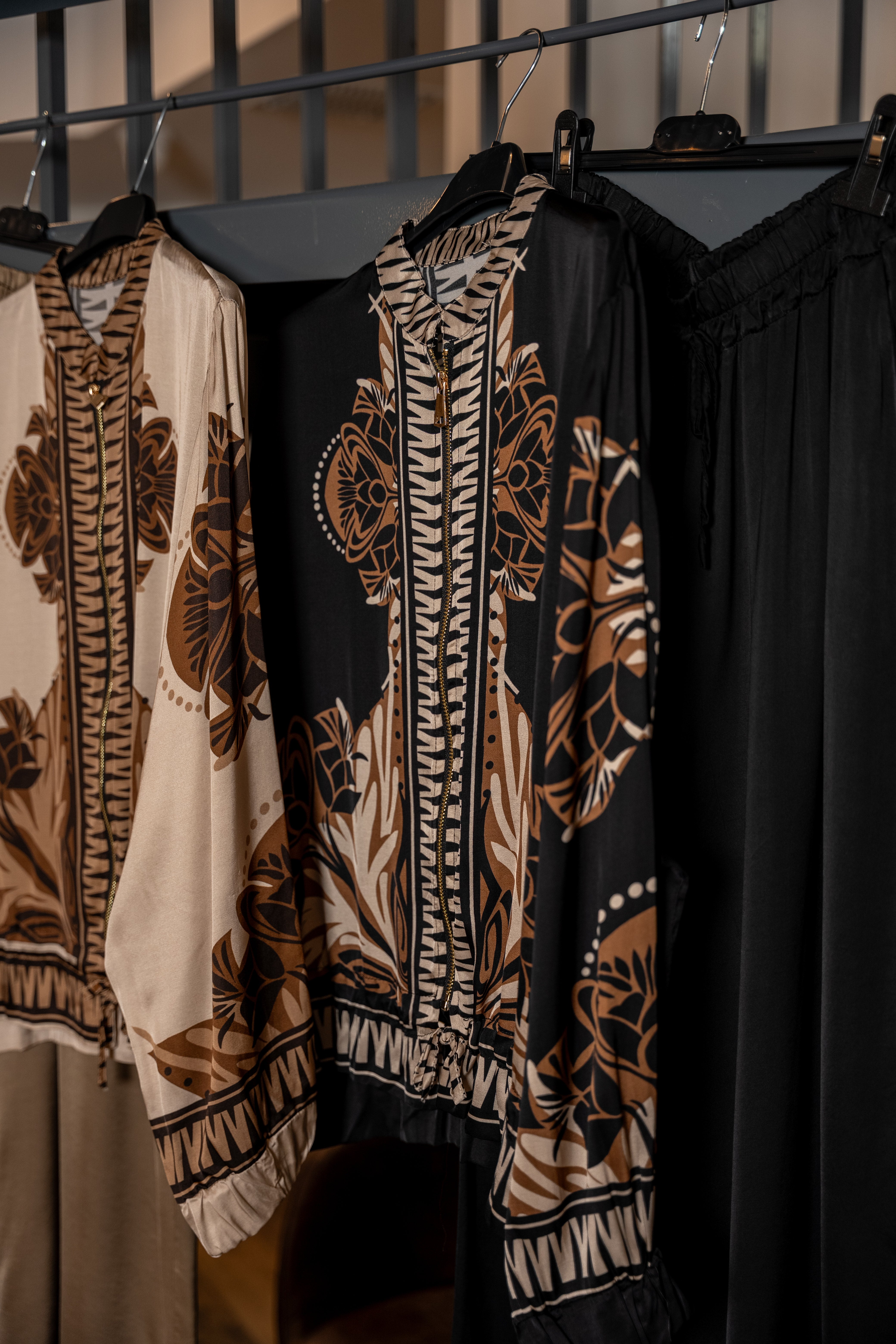 Printed Zip-Front Jacket & Wide-Leg Pant Set