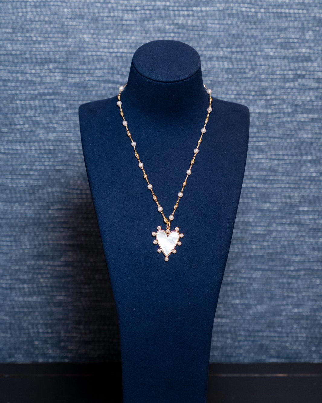 Pearl Heart Necklace – Soft Glow, Big Energy