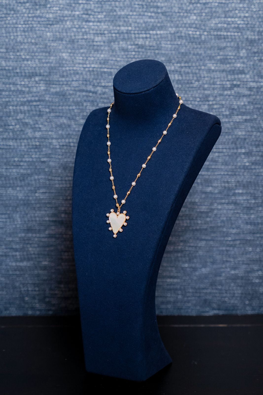 Pearl Heart Necklace – Soft Glow, Big Energy