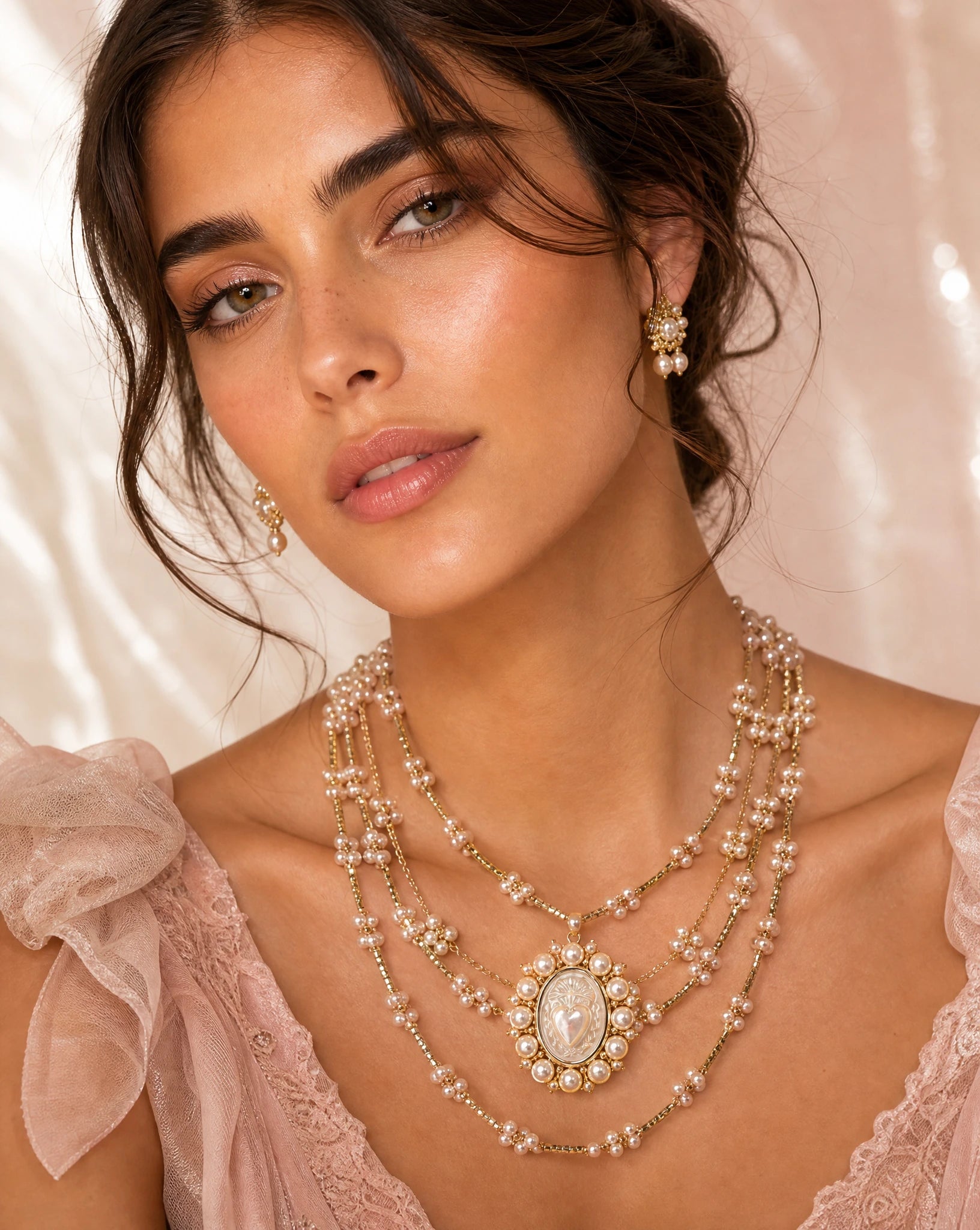Rosette Pearl Layer Necklace