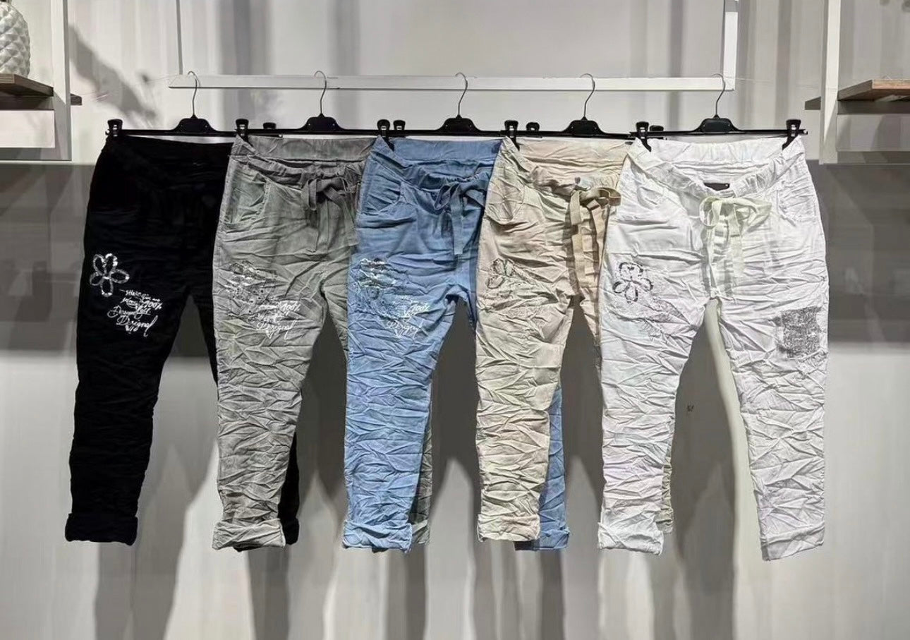 Script Detail Crinkle Magic Pant