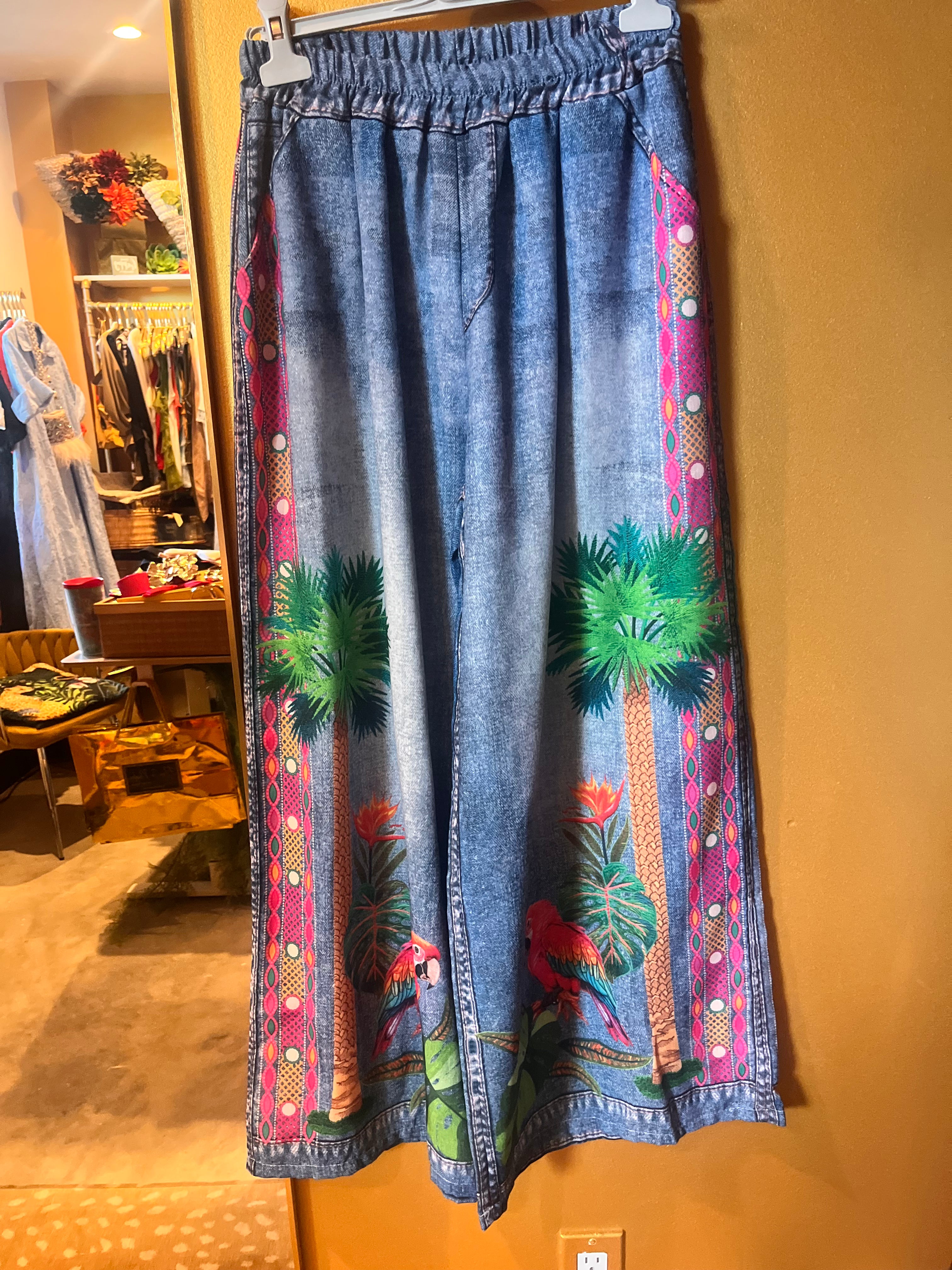 Print Wide-Leg Pants – Lightweight & Denim-Look Styles