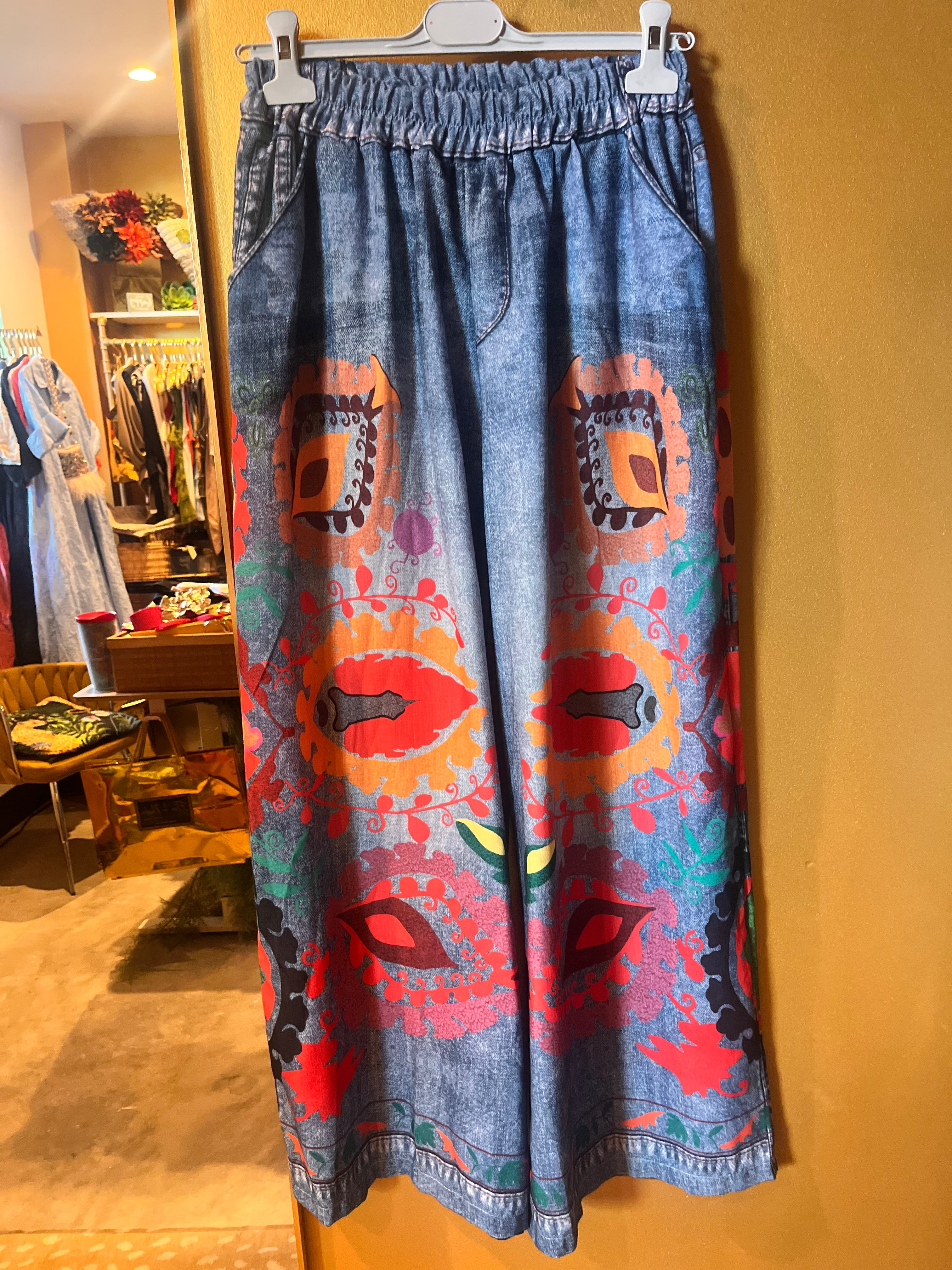 Print Wide-Leg Pants – Lightweight & Denim-Look Styles