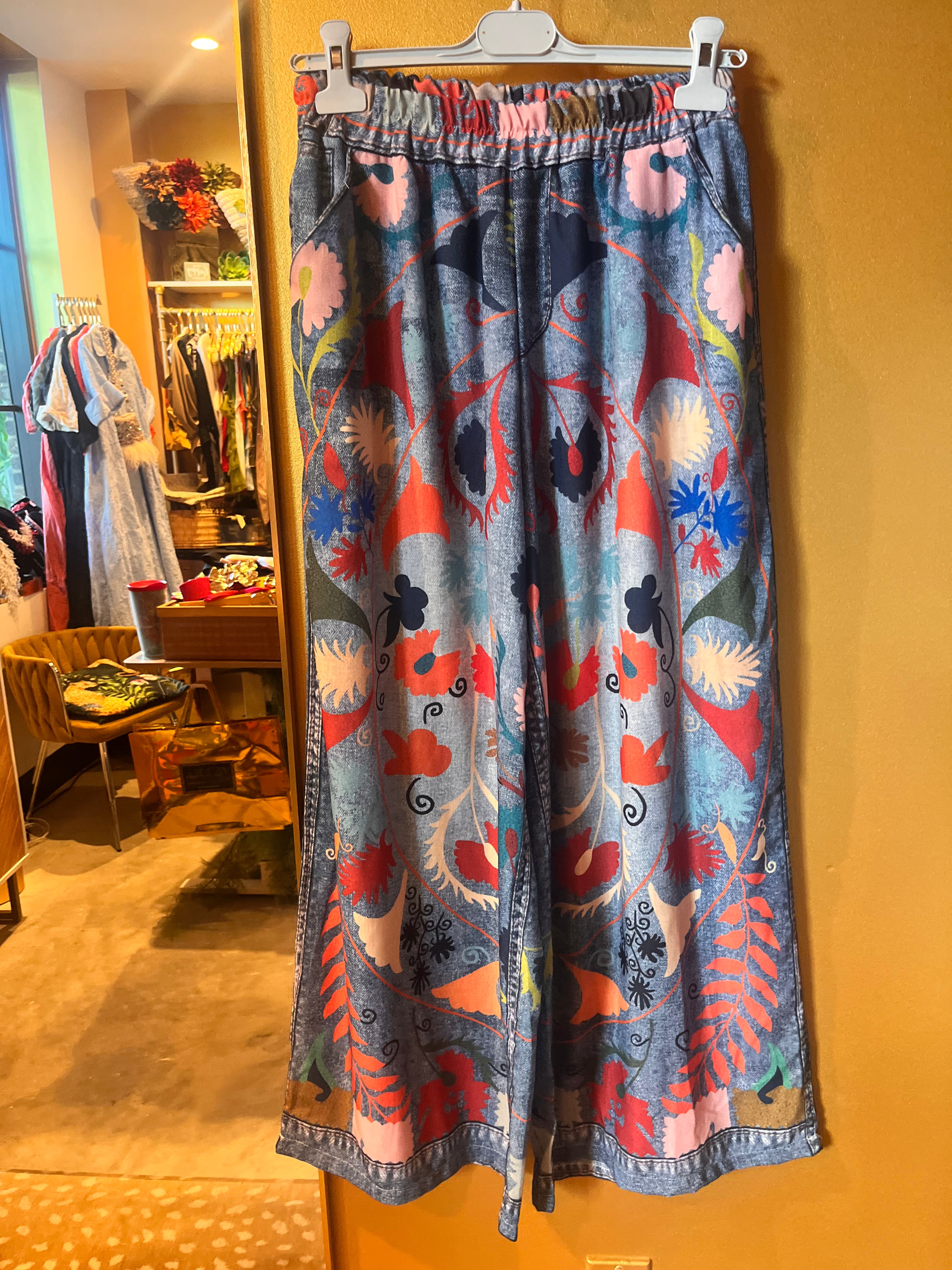 Print Wide-Leg Pants – Lightweight & Denim-Look Styles