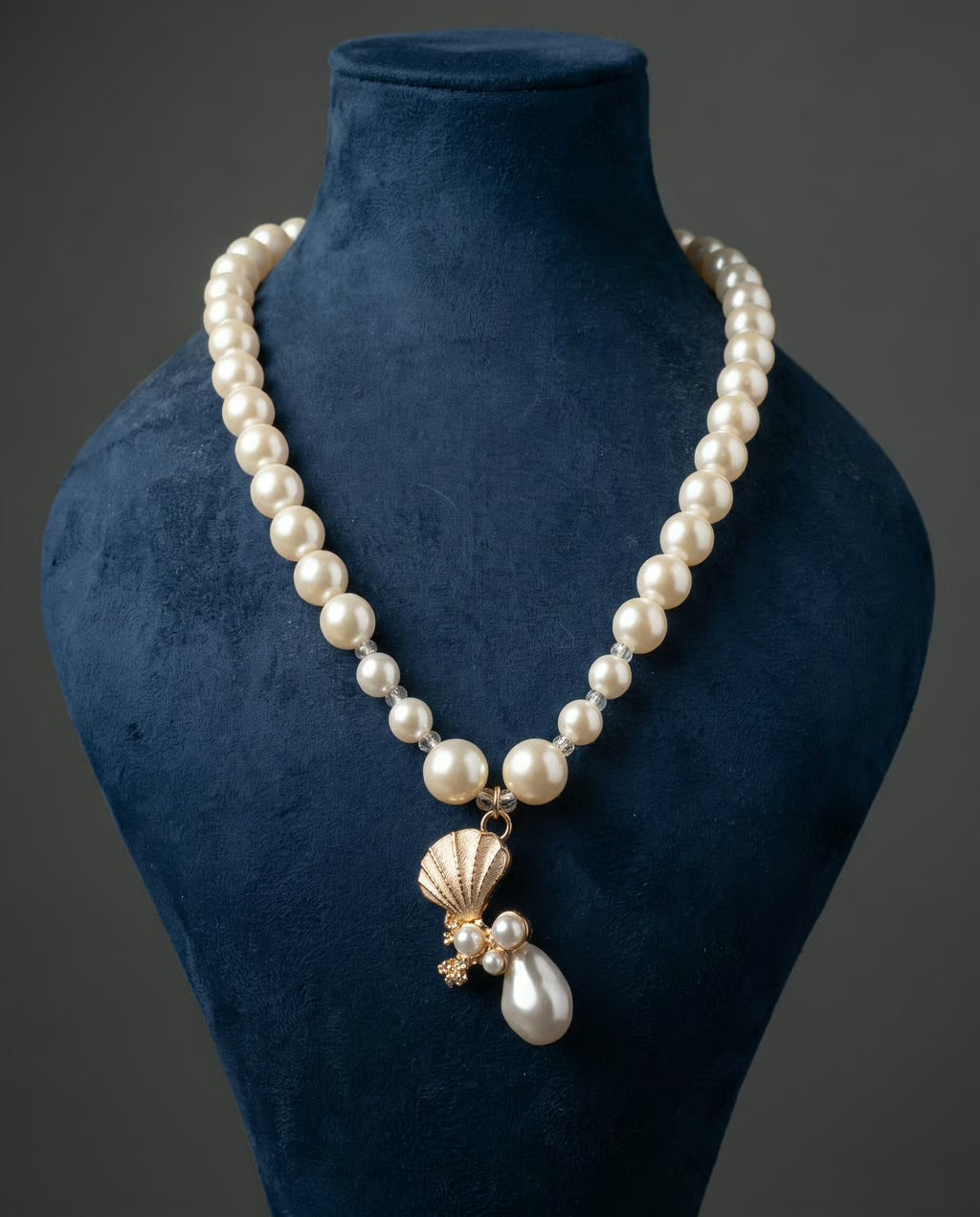 Perla del Mar Shell & Pearl Necklace