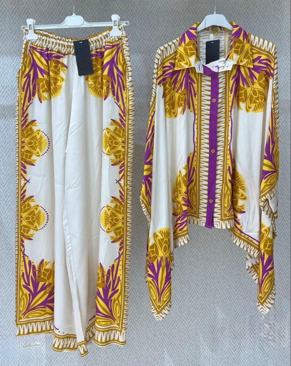 TOP Tropical Print -PantSold Separately