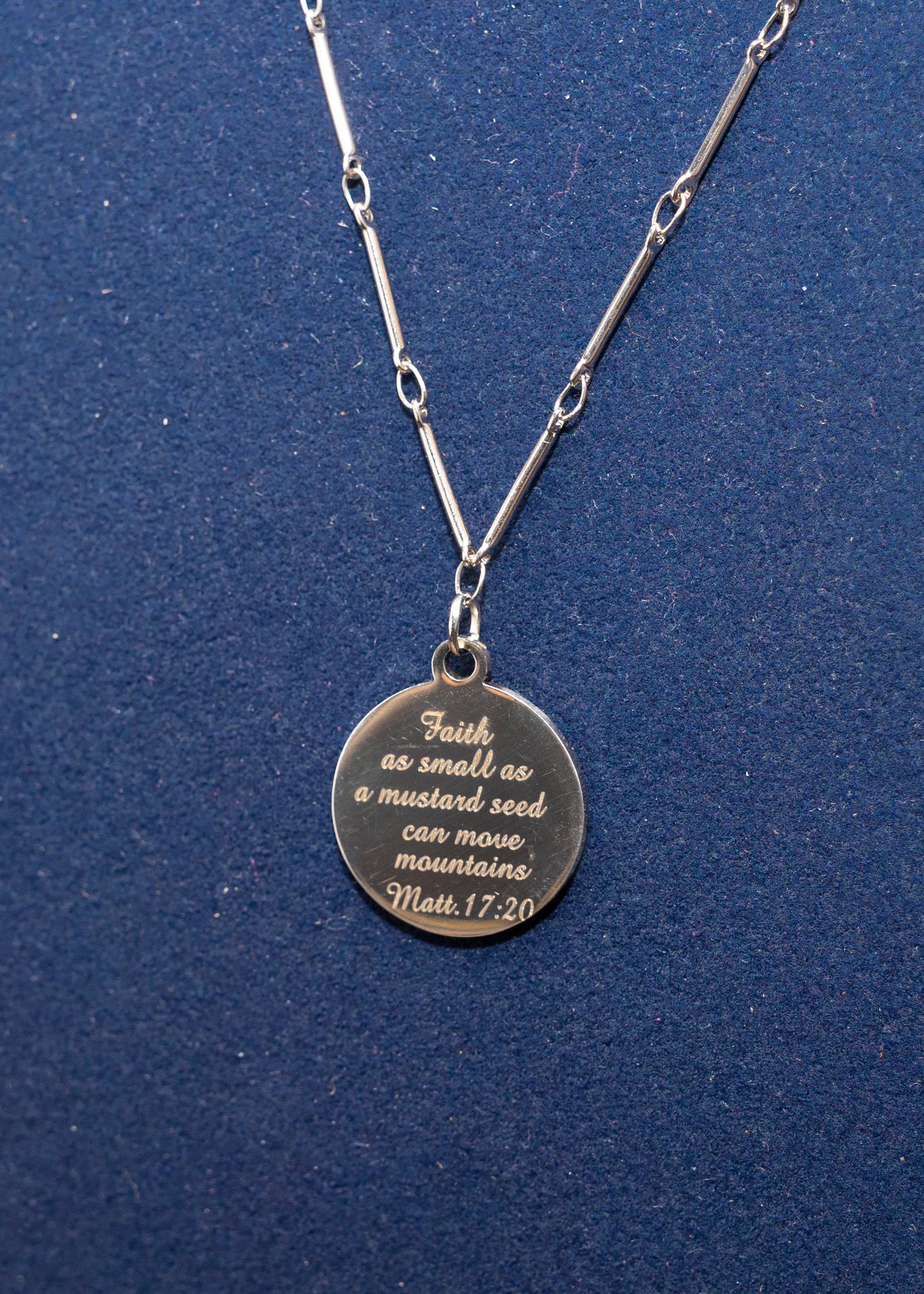 Faith Can Move Mountains Medallion Necklace – Classic Link