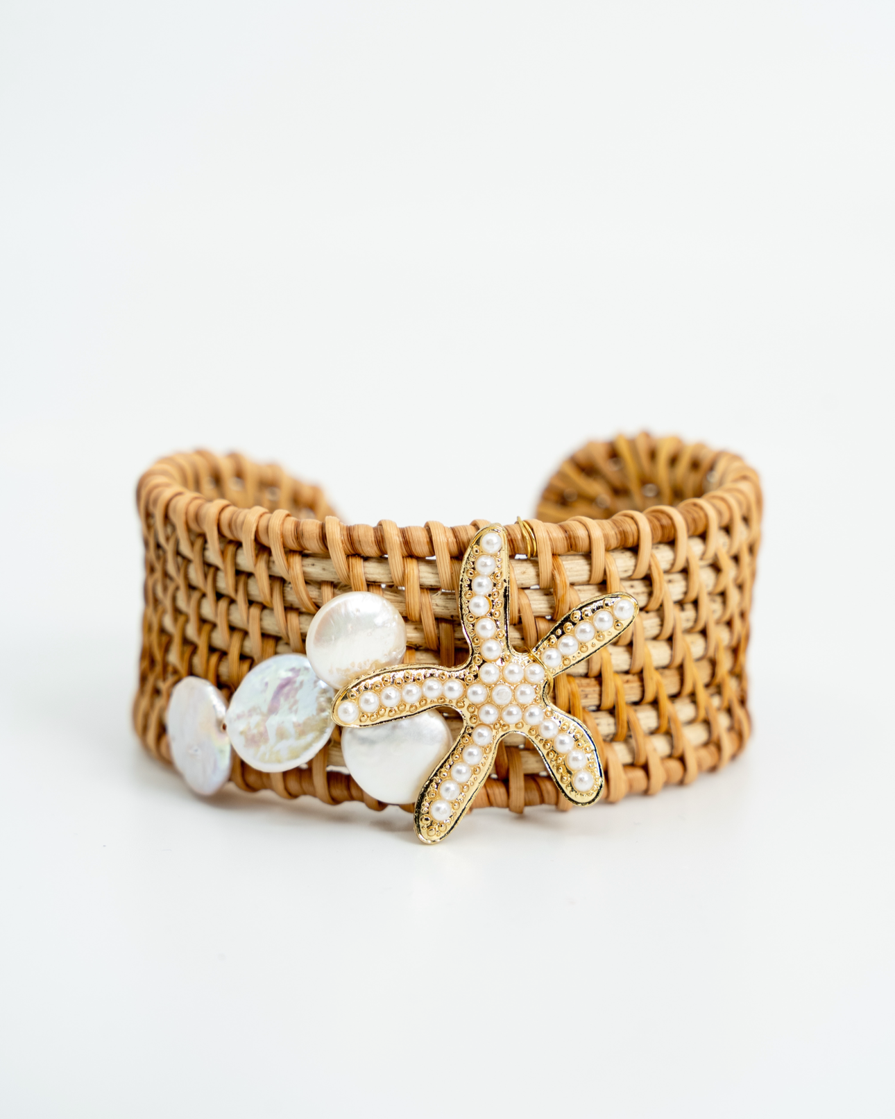 Straw Starfish Coin Pearl Cuff