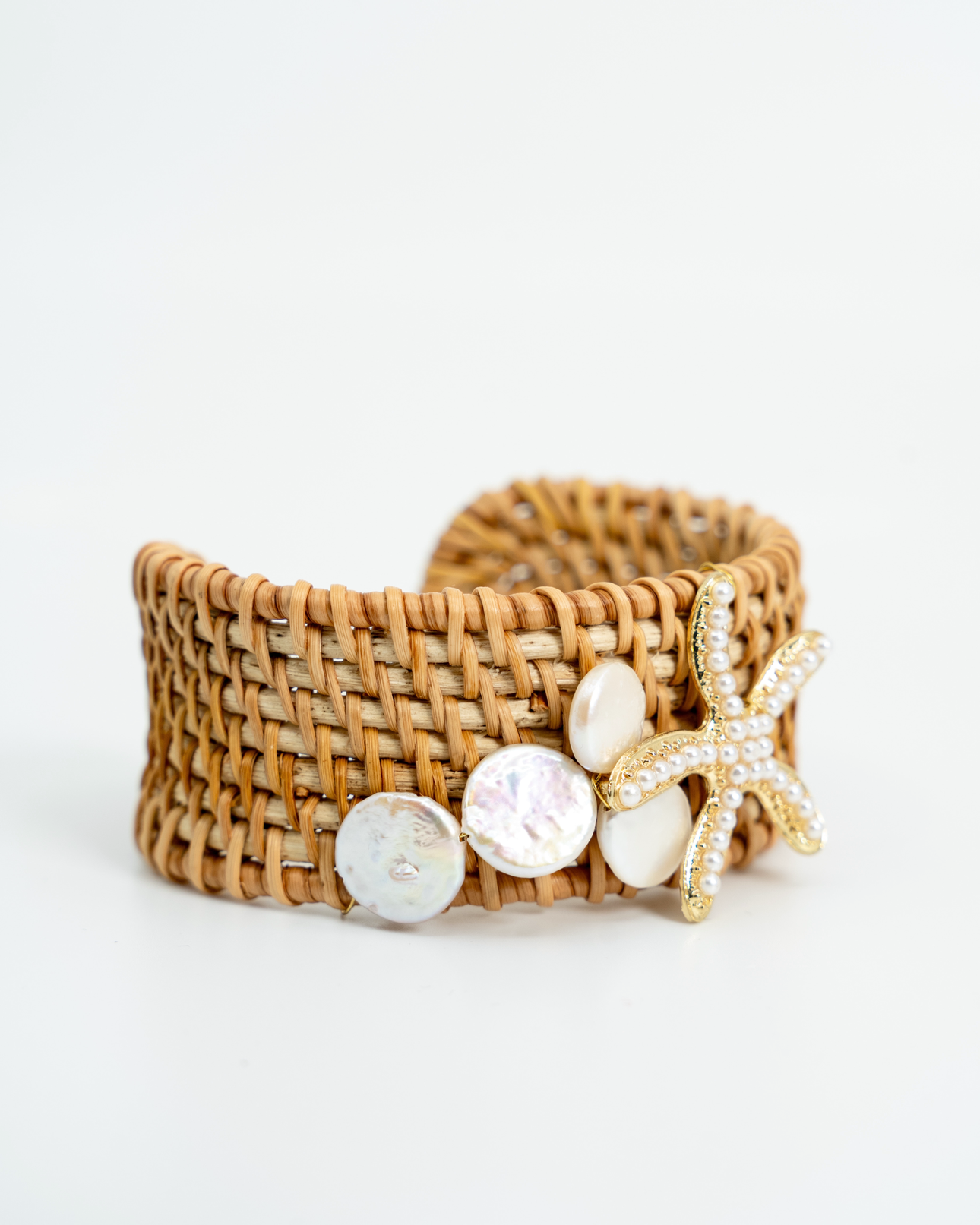 Straw Starfish Coin Pearl Cuff