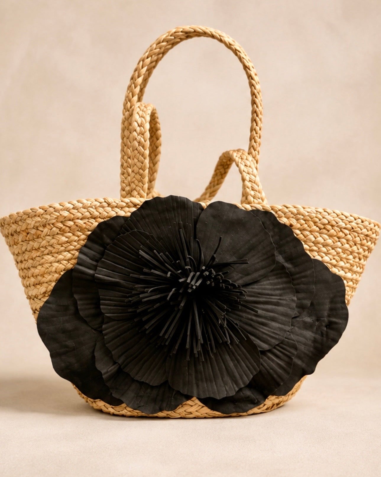 Bold Bloom Straw Tote – Black Flower Edition