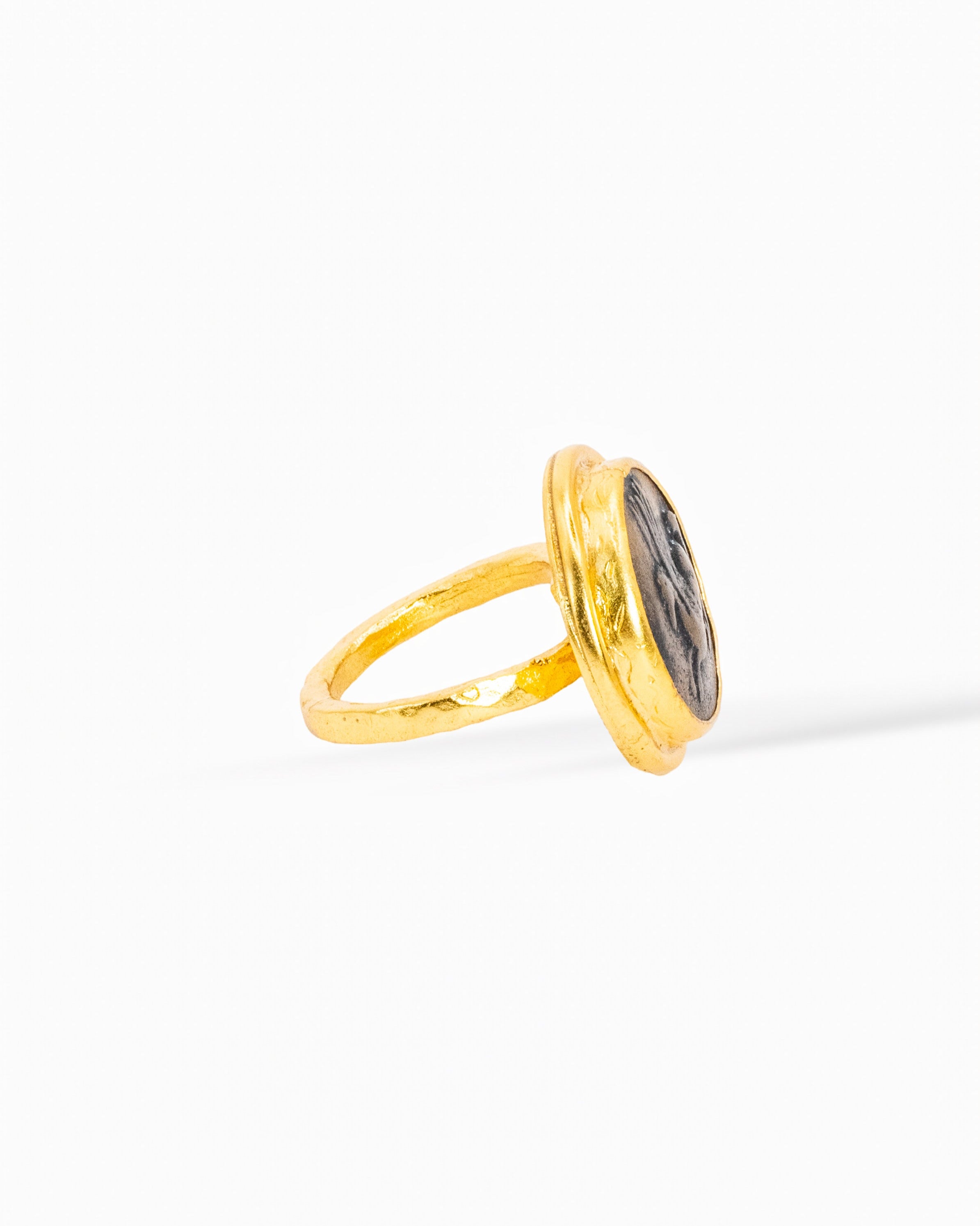 Pegasus Power Ring – Mythical Gold Medallion