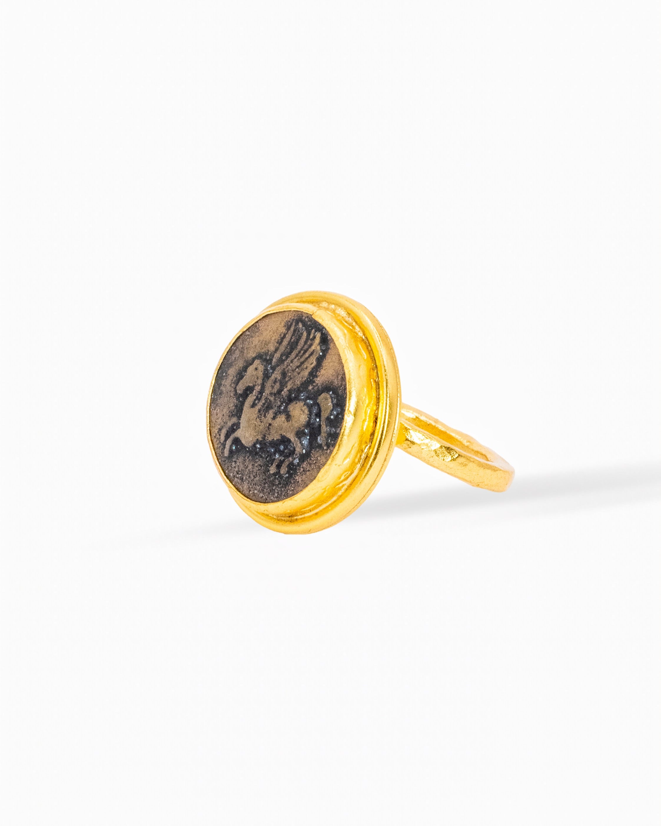 Pegasus Power Ring – Mythical Gold Medallion