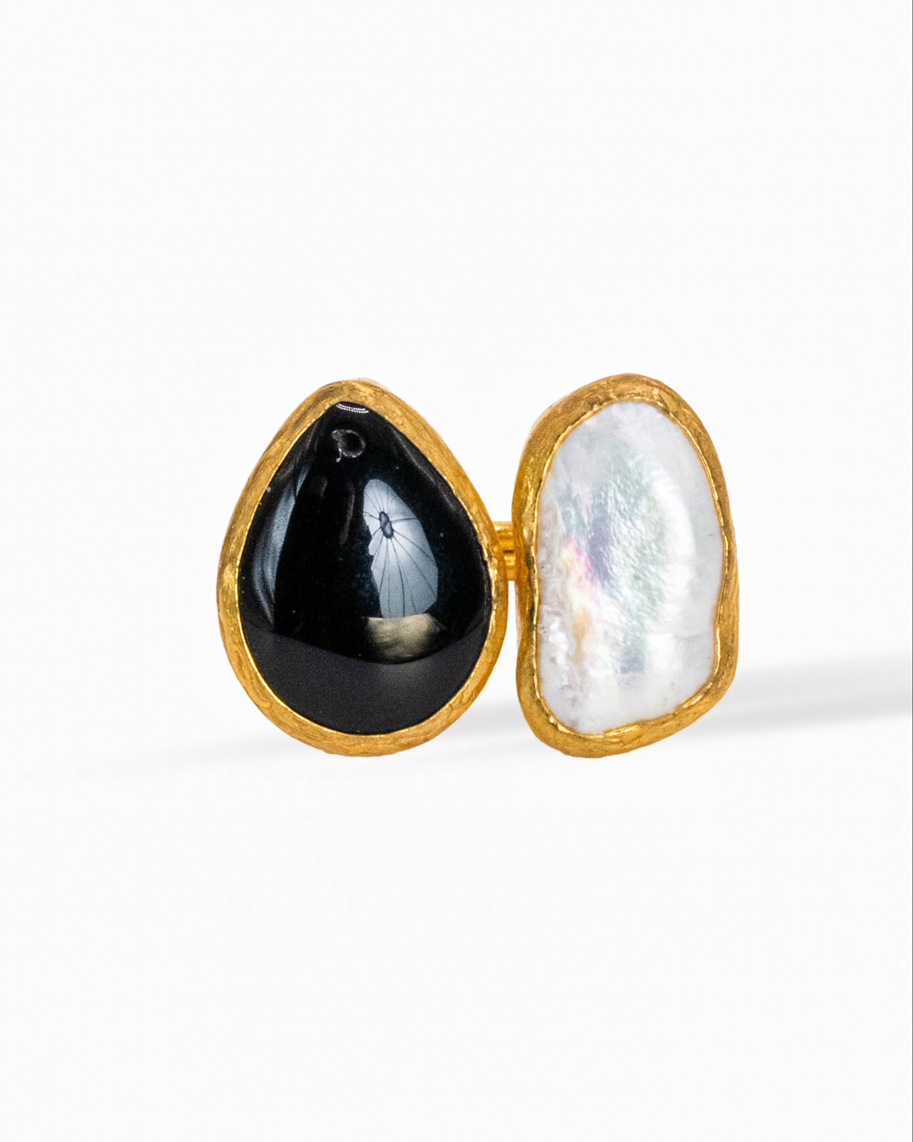Yin & Yang Duo Gem Ring – Onyx and Pearl in Gold