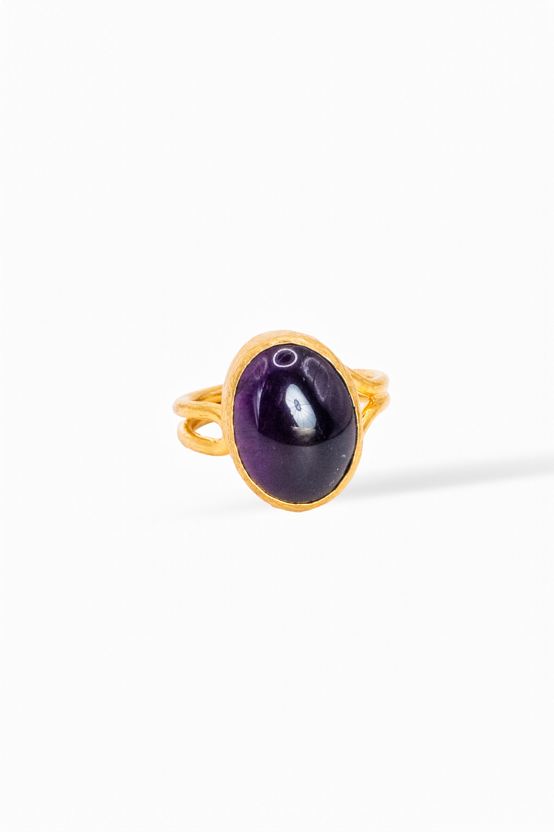 Violet Cabochon Ring – Gold Oval Setting