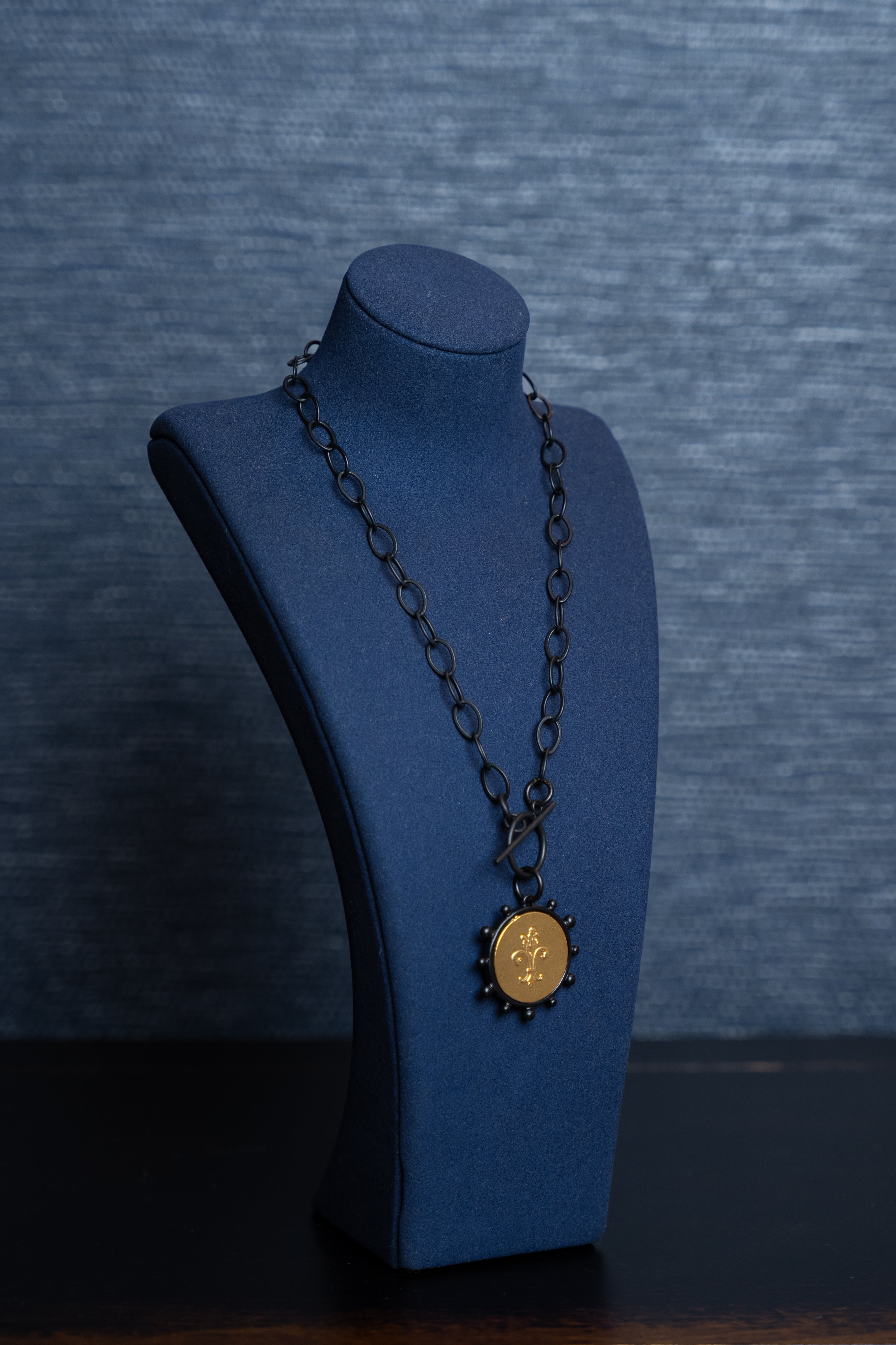 Gilded Noir Medallion Necklace