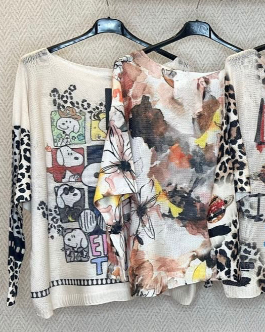 Artistic Graphic Lightweight Sweater – Playful & Unique Prints