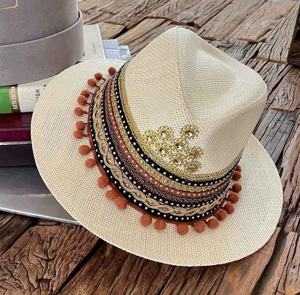 BEIGE STRAW HAT embellished