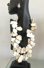 Load image into Gallery viewer, Howlite Slices Ruffle Necklace
